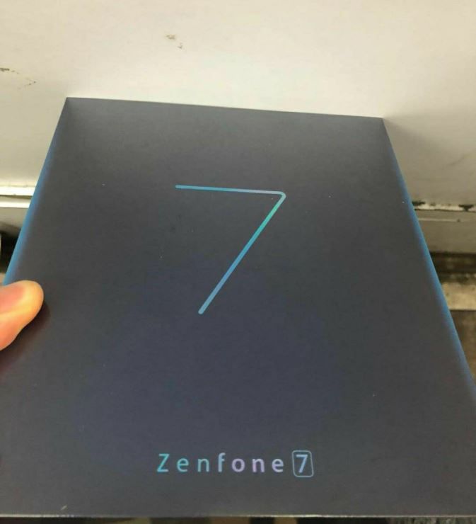 zenfone7-02-jpg.jpg